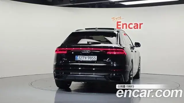 Audi Q7 2023 — Photo 4/20