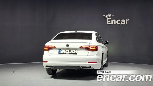 Volkswagen Jetta 2020 — Şəkil 21/33