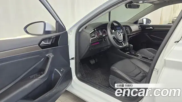 Volkswagen Jetta 2020 — Şəkil 9/33