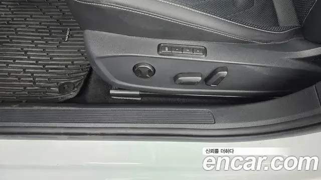 Volkswagen Jetta 2020 — Şəkil 32/33