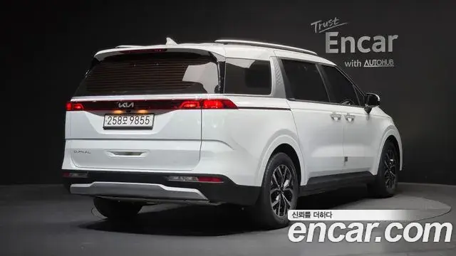 Kia Carnival 2021 — Фото 2/20