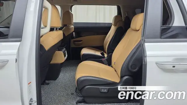 Kia Carnival 2021 — Фото 12/20