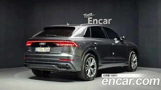 Audi Q7 2022 — Фото 2/20