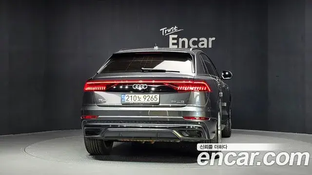 Audi Q7 2022 — Фото 4/20