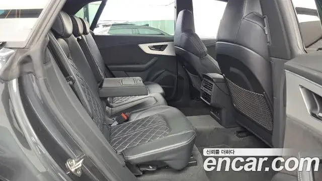 Audi Q7 2022 — Фото 12/20
