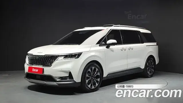 Kia Carnival 2021 — Фото 1/20