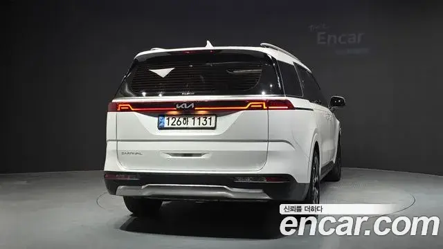 Kia Carnival 2021 — Фото 4/20