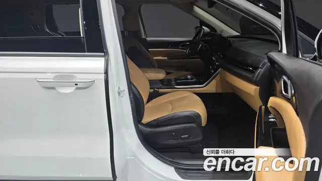 Kia Carnival 2021 — Фото 11/20