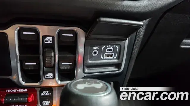 Jeep Wrangler 2024 — Фото 12/20