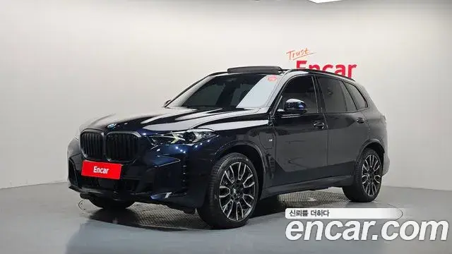 BMW X5 2025 — Фото 1/20