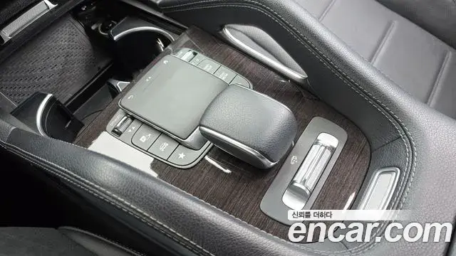 Mercedes-Benz GLE-Class 2021 — Фото 17/20