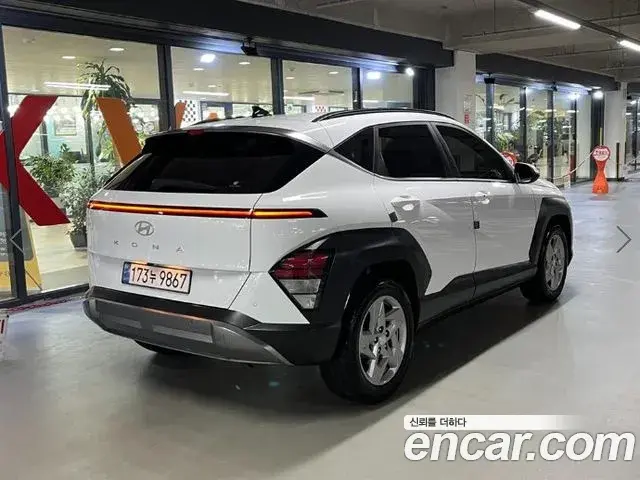 Hyundai Kona 2023 — Фото 3/18