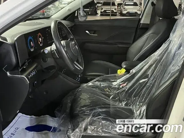 Hyundai Kona 2023 — Фото 11/18