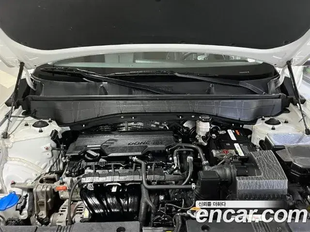 Hyundai Kona 2023 — Фото 17/18