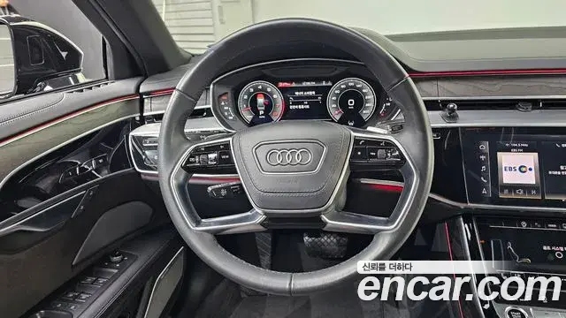 Audi A8 2022 — Фото 13/20