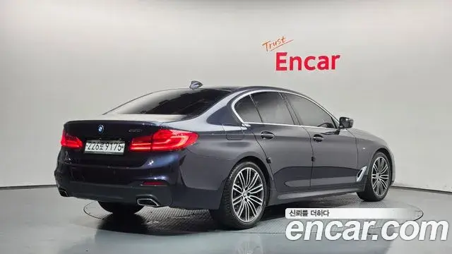 BMW 5 Series 2020 — Фото 1/20