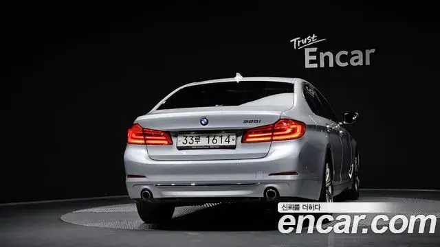 BMW 5 Series 2019 — Фото 4/20