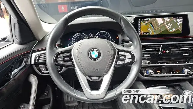 BMW 5 Series 2019 — Фото 13/20