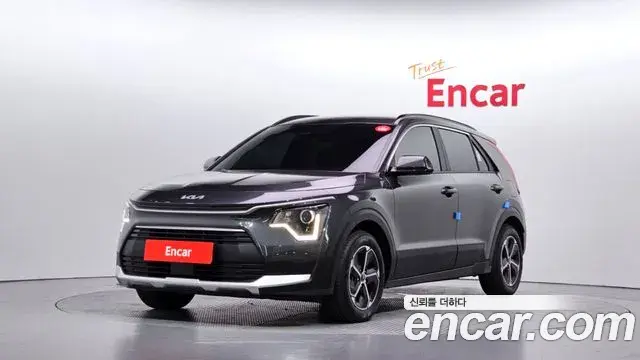 Kia Niro 2025 — Фото 1/20