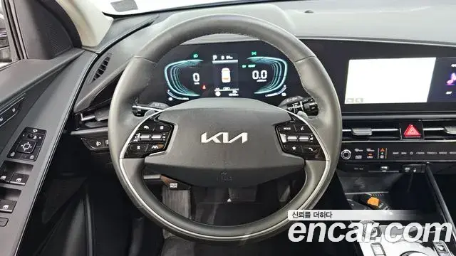 Kia Niro 2025 — Фото 14/20