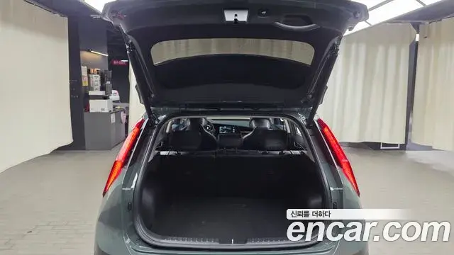 Kia Niro 2022 — Şəkil 19/35