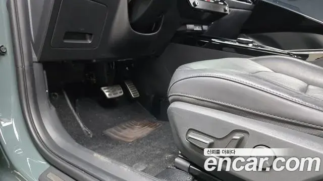 Kia Niro 2022 — Şəkil 25/35