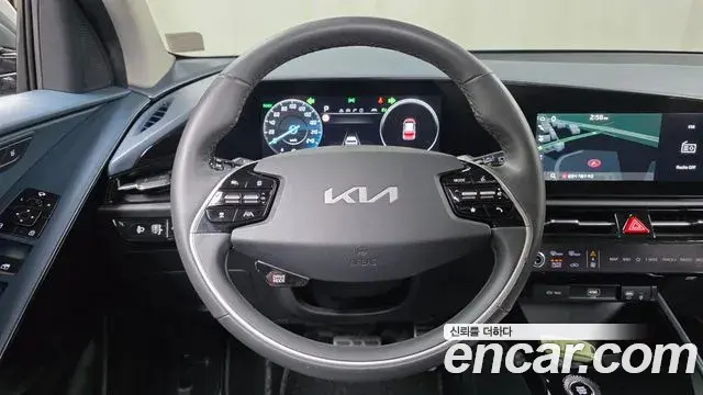 Kia Niro 2022 — Şəkil 30/35
