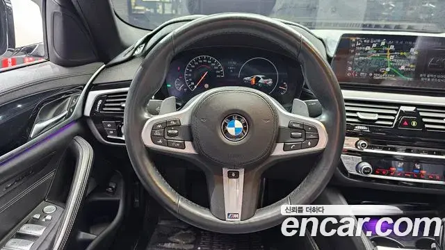 BMW 5 Series 2019 — Фото 13/20