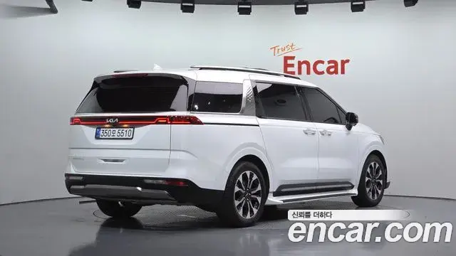 Kia Carnival 2022 — Фото 1/20