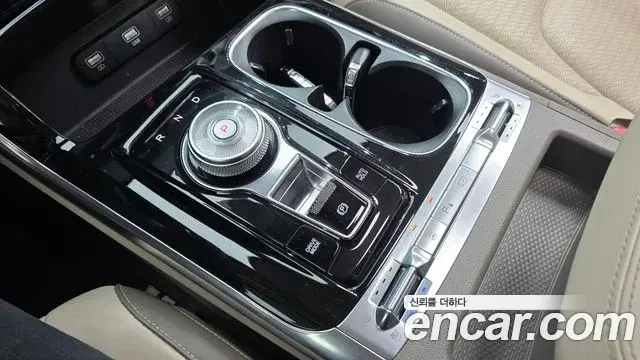 Kia Carnival 2022 — Фото 8/20