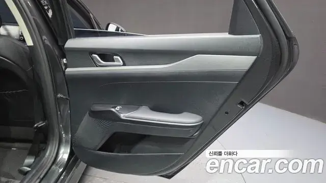 Kia K5 2023 — ფოტო 2/32