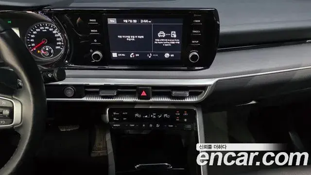 Kia K5 2023 — ფოტო 32/32