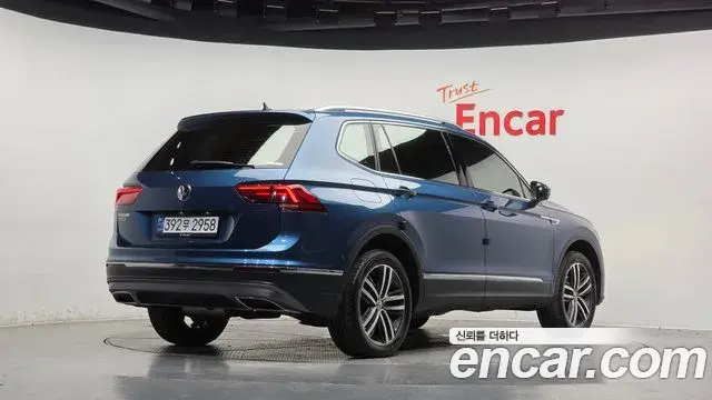 Volkswagen Tiguan Allspace 2020 — Фото 1/20