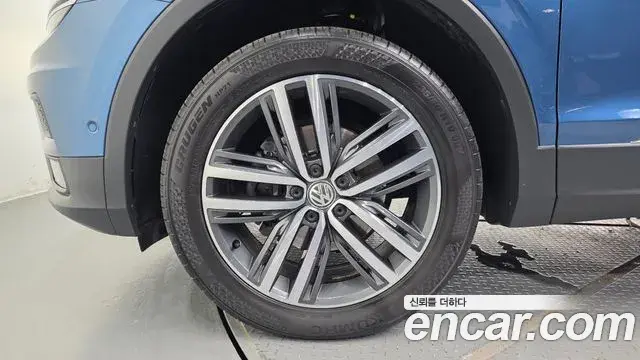 Volkswagen Tiguan Allspace 2020 — Фото 4/20