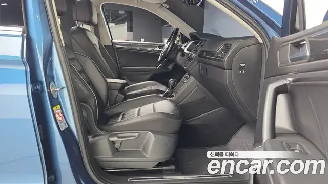 Volkswagen Tiguan Allspace 2020 — Фото 11/20