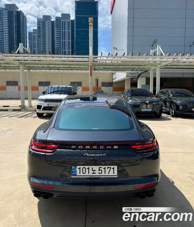 Porsche Panamera 2018 — Фото 3/17