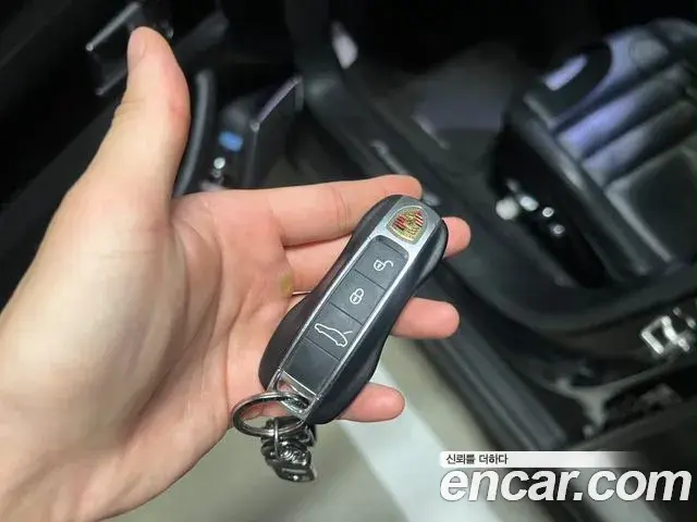 Porsche Panamera 2018 — Фото 14/17