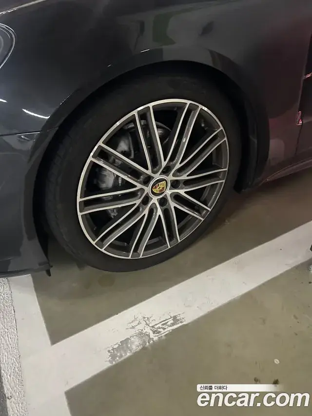 Porsche Panamera 2018 — Фото 15/17