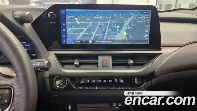 Lexus UX300h 2025 — ფოტო 18/20