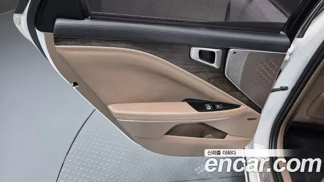 Kia K8 2022 — Şəkil 19/33