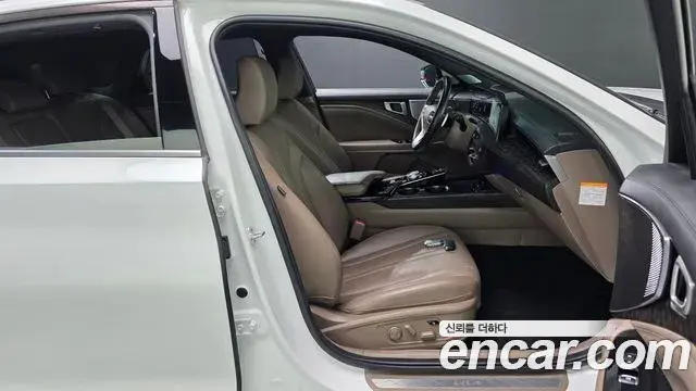 Kia K8 2022 — Şəkil 23/33