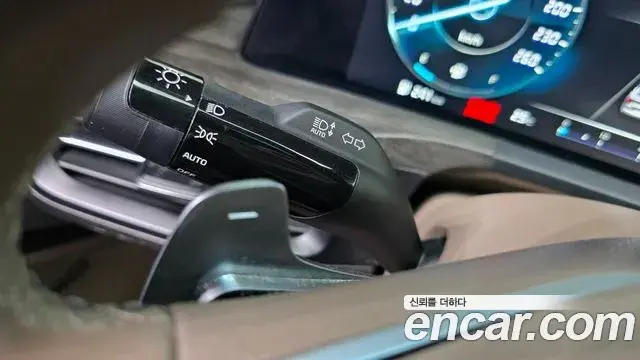 Kia K8 2022 — Şəkil 18/33