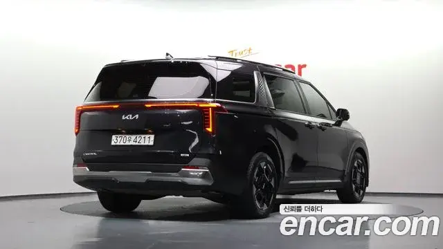 Kia Carnival 2024 — ფოტო 33/34