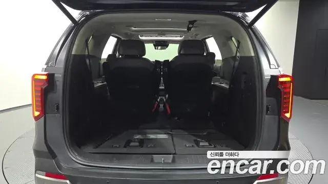Kia Carnival 2024 — ფოტო 8/34