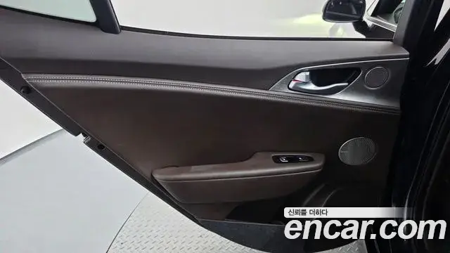 Kia Stinger 2019 — Photo 2/35