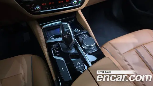 BMW 5 Series 2020 — Фото 9/20