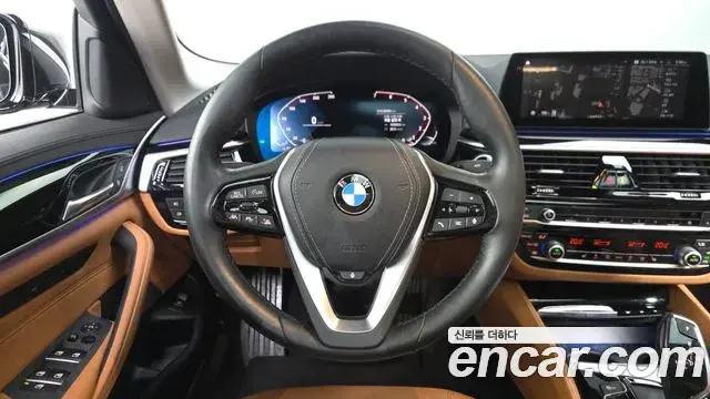 BMW 5 Series 2020 — Фото 13/20