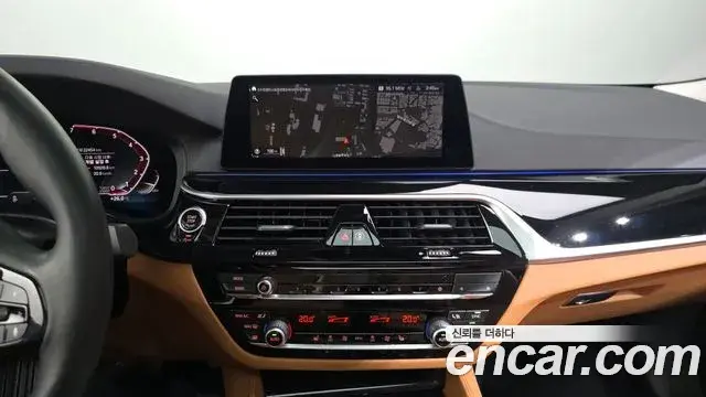 BMW 5 Series 2020 — Фото 14/20