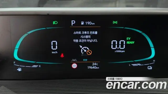 Hyundai Staria 2024 — Фото 8/20