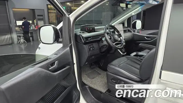 Hyundai Staria 2024 — Фото 10/20